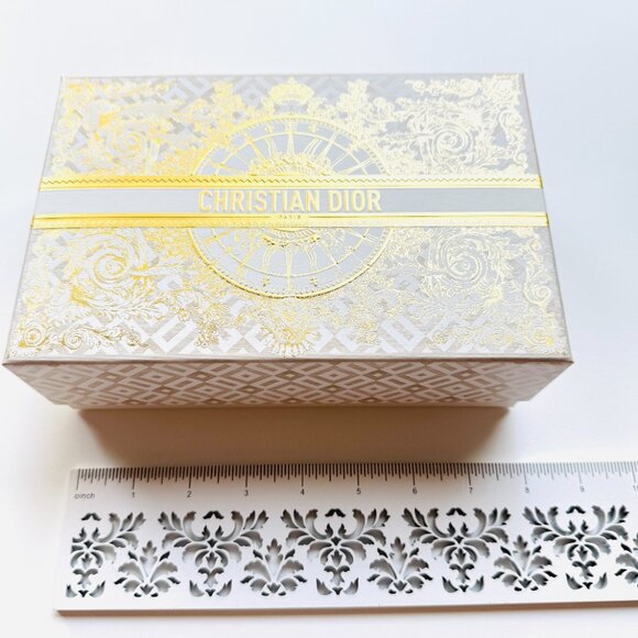 3560 DIOR SKINCARE DIOR BEAUTY IN EXCLUSIVE DIOR HOLIDAY  BOX - Picture 6 of 7